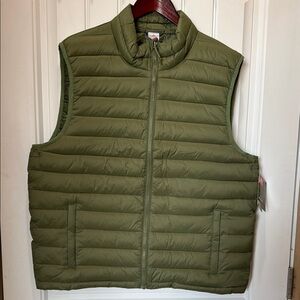 Men’s large puffer vest. Army green. New with tags. Ozark Trail.